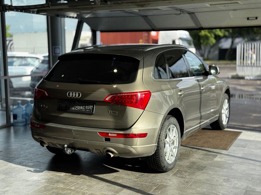 Audi Q5 2.0 AMT (211 л.с.) 4WD, 2011