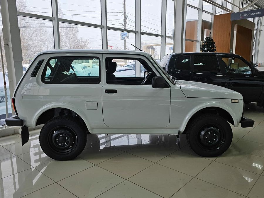 Lada (Ваз) Niva Legend 1.7 MT (83 л.с.) 4WD, 2026 Lada (Ваз) Niva Legend 1.7 MT (83 л.с.) 4WD, 2026