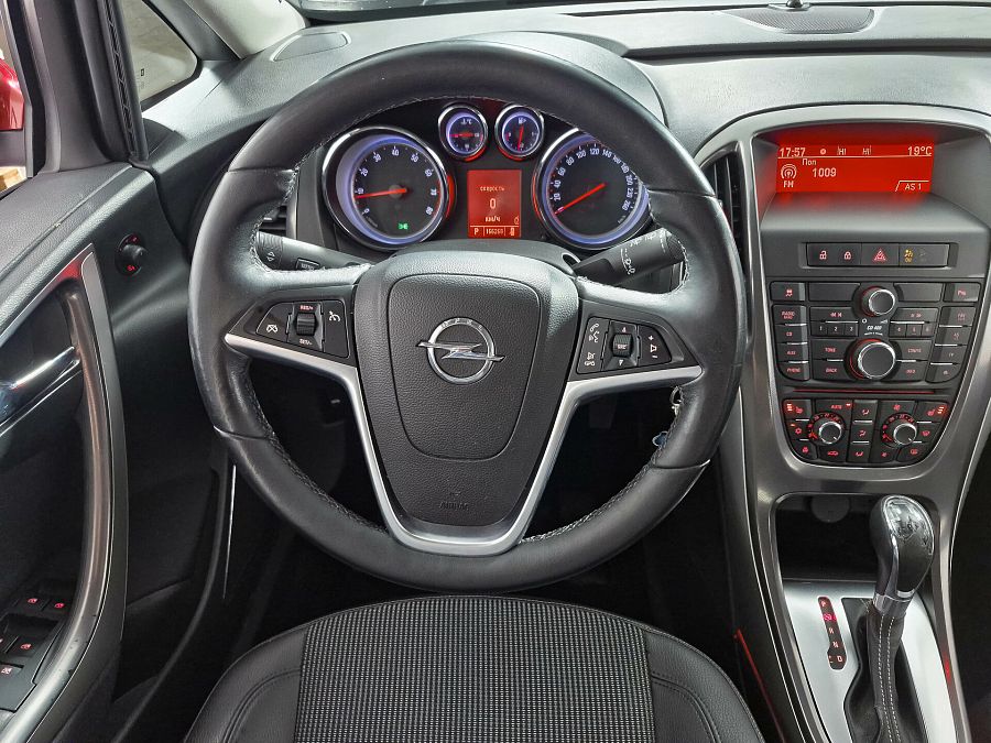 Opel Astra 1.6 AT (115 л.с.), 2011