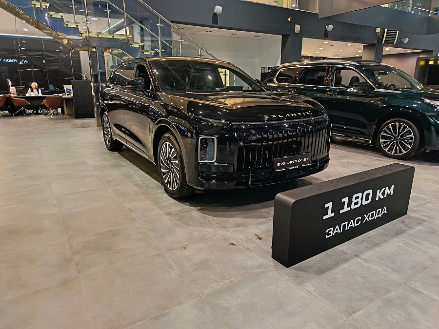 Exeed Exlantix ET 1.5hyb AT (469 л.с.) 4WD, 2026