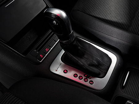 Volkswagen Tiguan 2.0 AT (170 л.с.) 4WD, 2013 — купить в Нижнем Новгороде