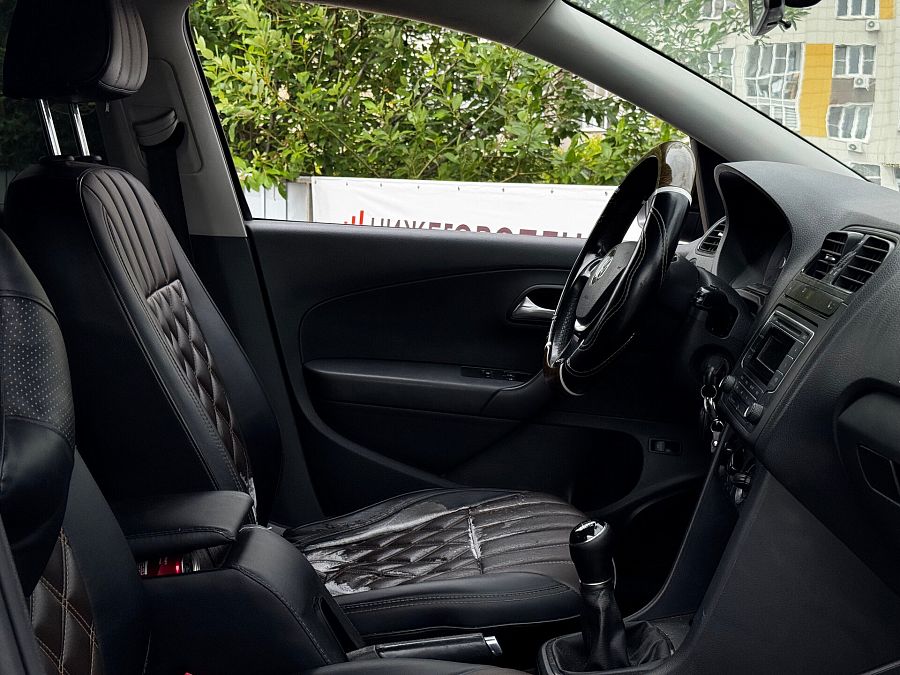 Volkswagen Polo 1.6 MT (105 л.с.), 2015