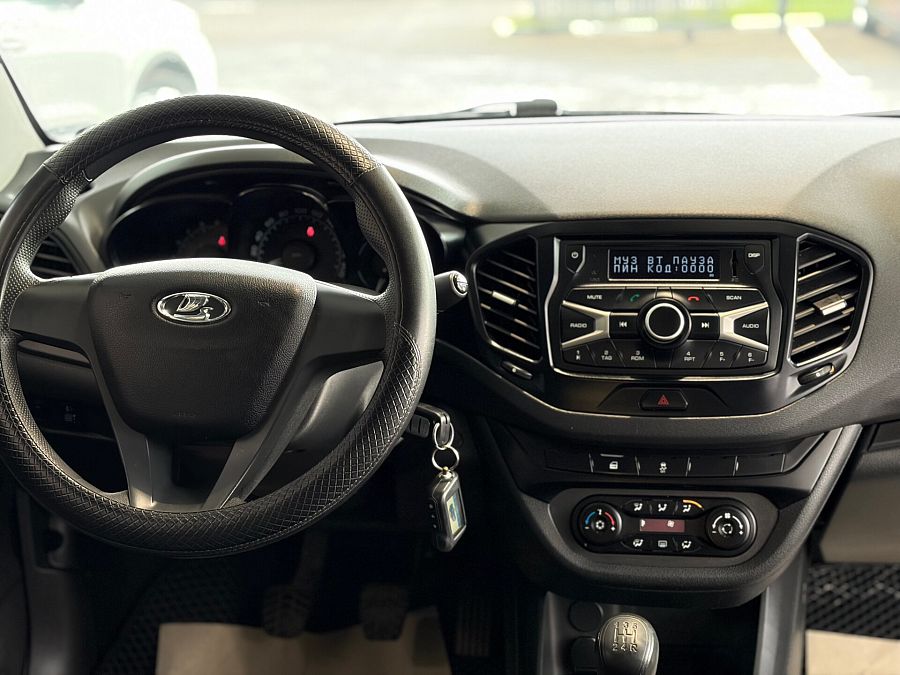 Lada (Ваз) Vesta 1.6 MT (106 л.с.), 2016