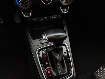 Kia Rio X-Line 1.4 AT (100 л.с.), 2018 — купить в Нижнем Новгороде