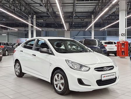Hyundai Solaris 1.6 AT (123 л.с.), 2014 Hyundai Solaris 1.6 AT (123 л.с.), 2014 — купить в Нижнем Новгороде