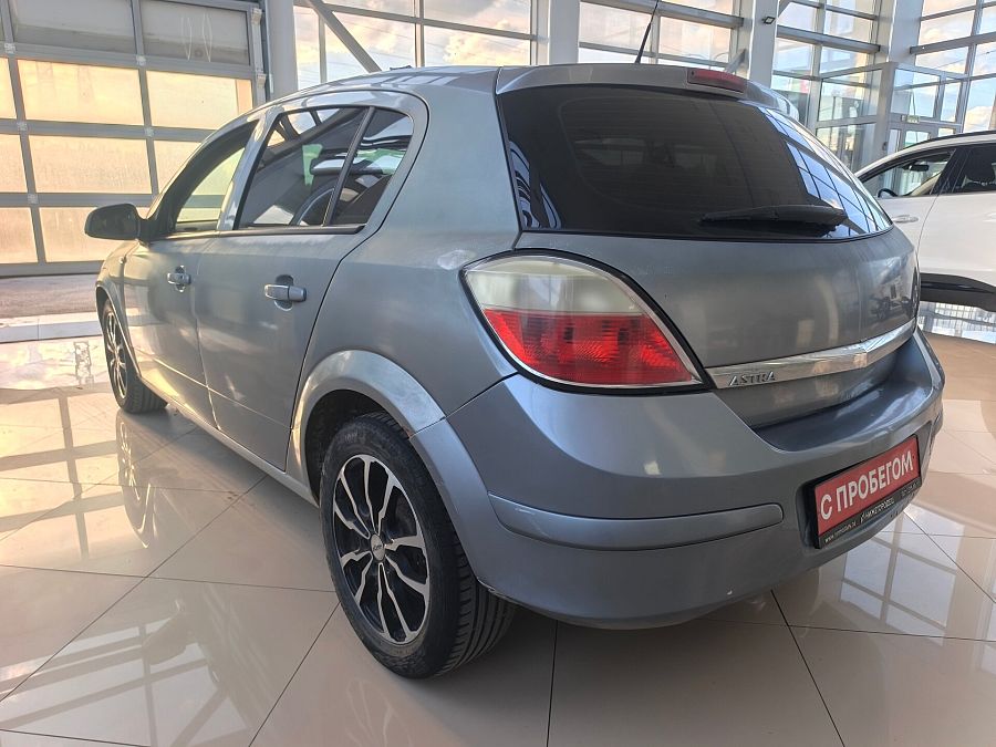Opel Astra 1.6 MT (115 л.с.), 2011