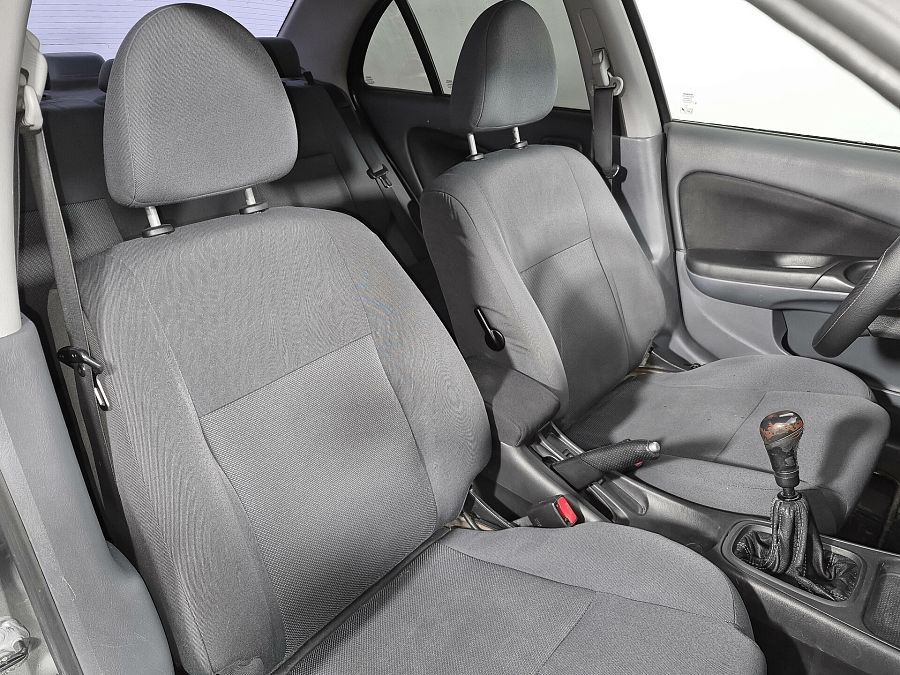 Nissan Almera 1.5 MT (98 л.с.), 2005