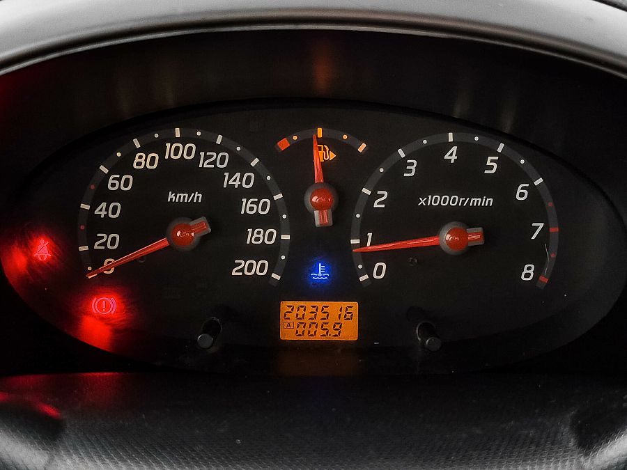 Nissan Micra 1.2 MT (65 л.с.), 2003