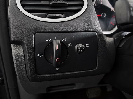 Ford Focus 1.6 AT (100 л.с.), 2010