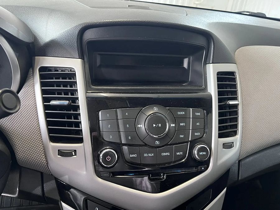 Chevrolet Cruze 1.6 MT (109 л.с.), 2012