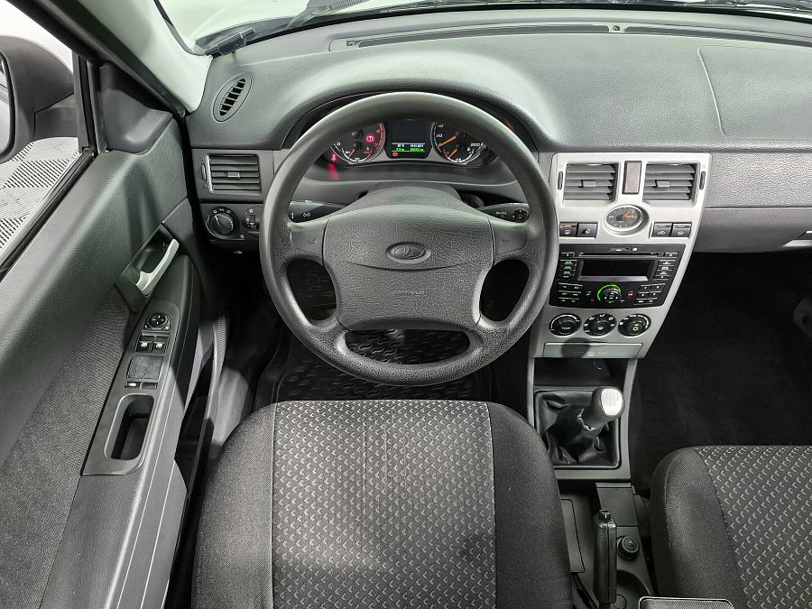 Lada (Ваз) Priora 1.6 MT (98 л.с.), 2012 Lada (Ваз) Priora 1.6 MT (98 л.с.), 2012