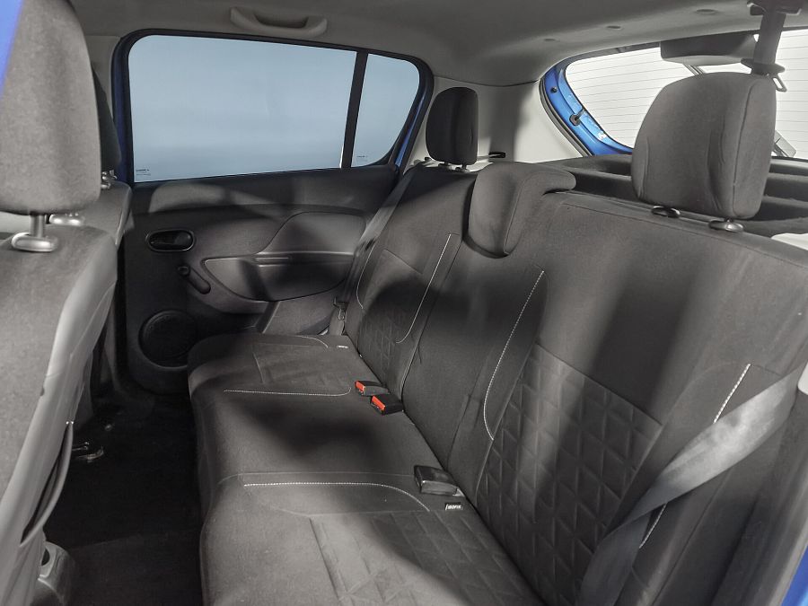 Renault Sandero Stepway 1.6 AMT (82 л.с.), 2015