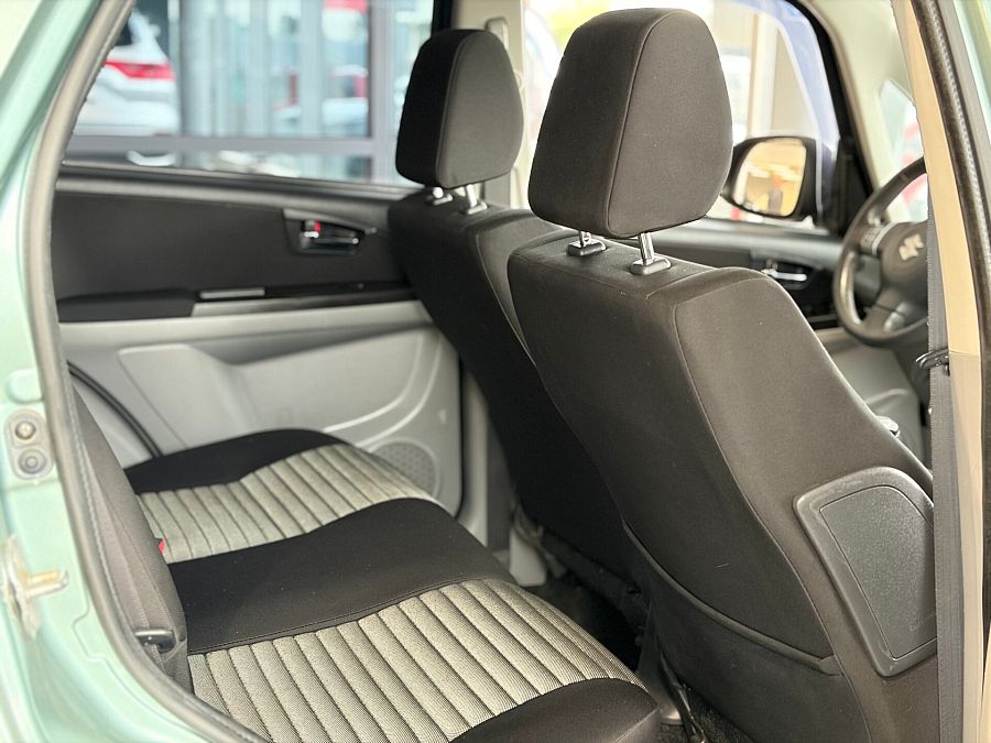 Suzuki SX4 1.6 MT (112 л.с.), 2013 Suzuki SX4 1.6 MT (112 л.с.), 2013