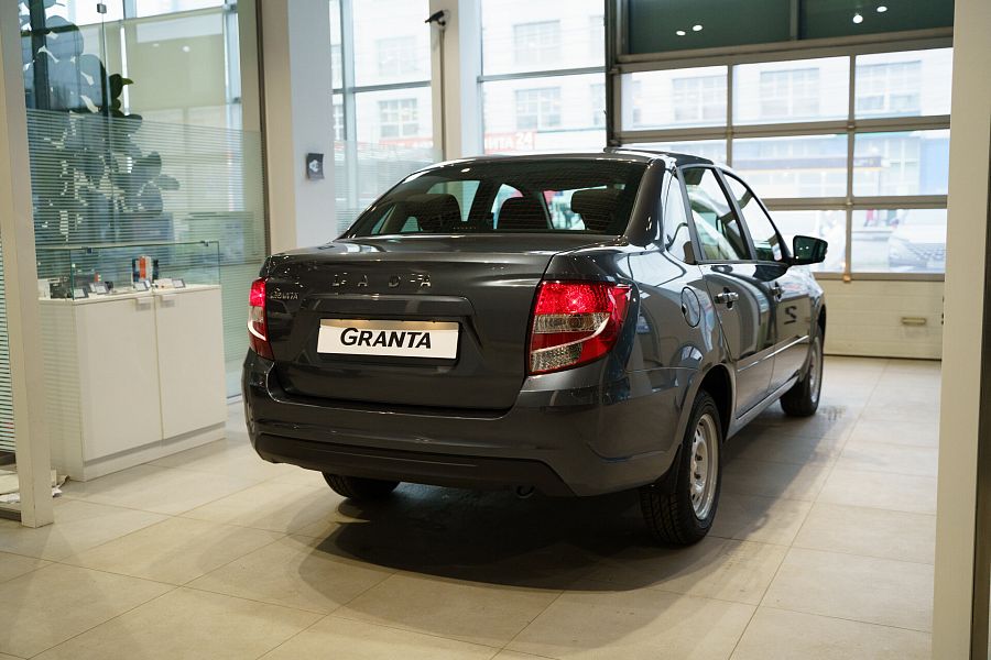 Lada (Ваз) Granta 1.6 MT (106 л.с.), 2026