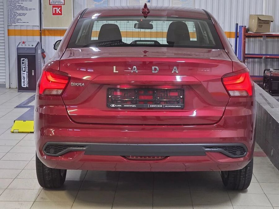Lada (Ваз) Iskra 1.6 CVT (106 л.с.), 2026