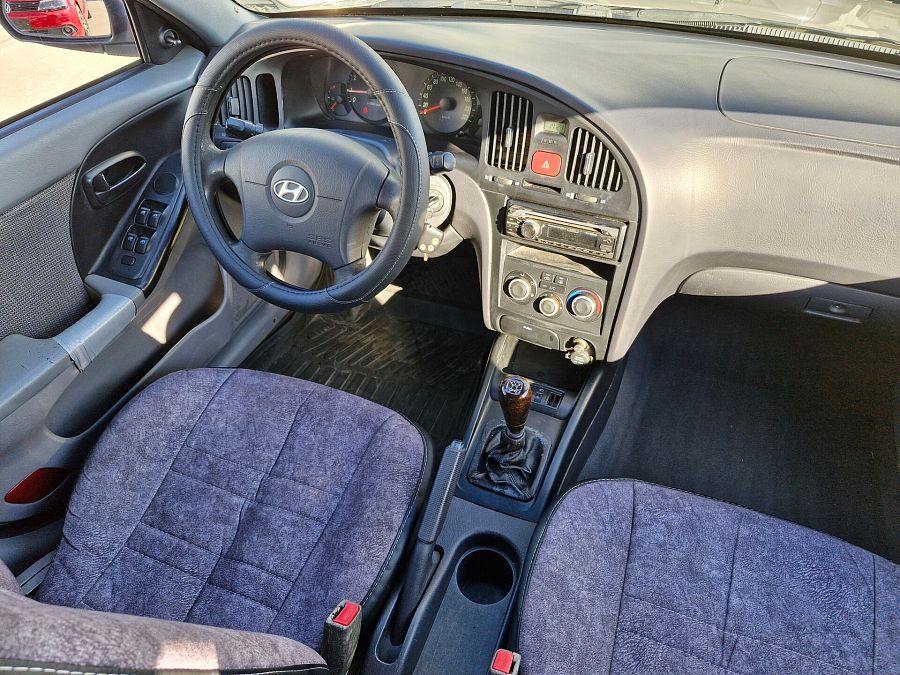 Hyundai Elantra 1.6 MT (105 л.с.), 2004