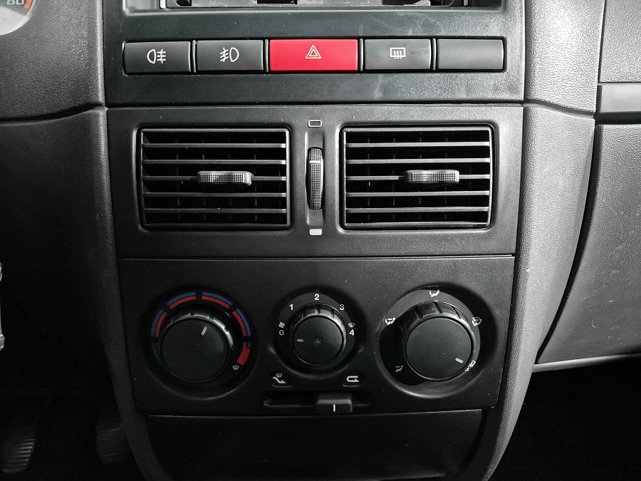Fiat Albea 1.4 MT (77 л.с.), 2007