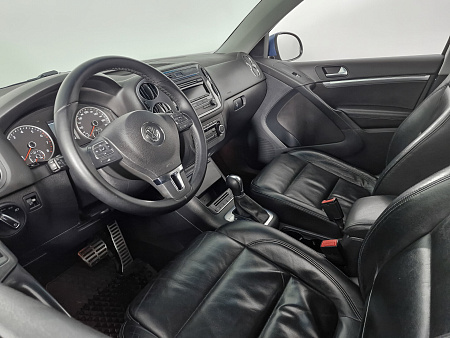 Volkswagen Tiguan 2.0 AT (170 л.с.) 4WD, 2011 — купить в Нижнем Новгороде