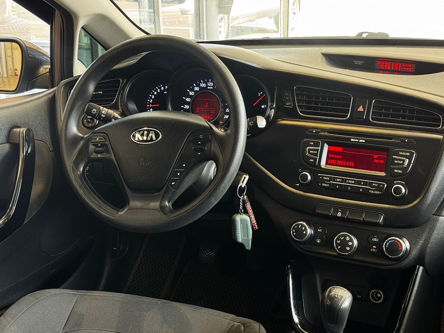 Kia Ceed 1.6 MT (129 л.с.), 2014