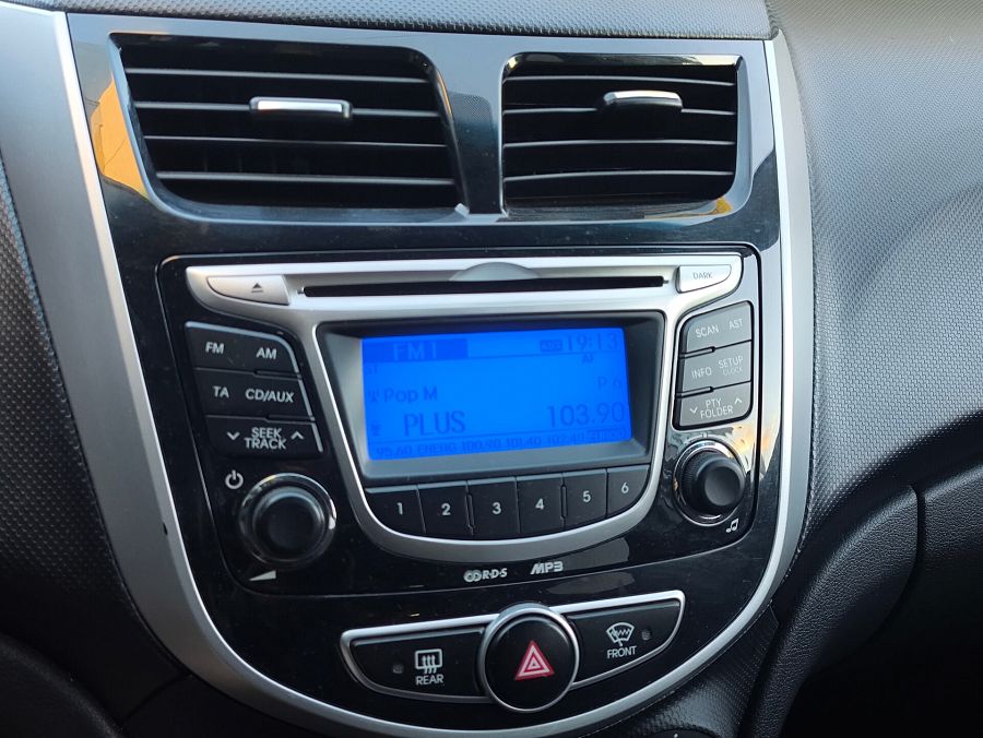 Hyundai Solaris 1.6 AT (123 л.с.), 2013 Hyundai Solaris 1.6 AT (123 л.с.), 2013