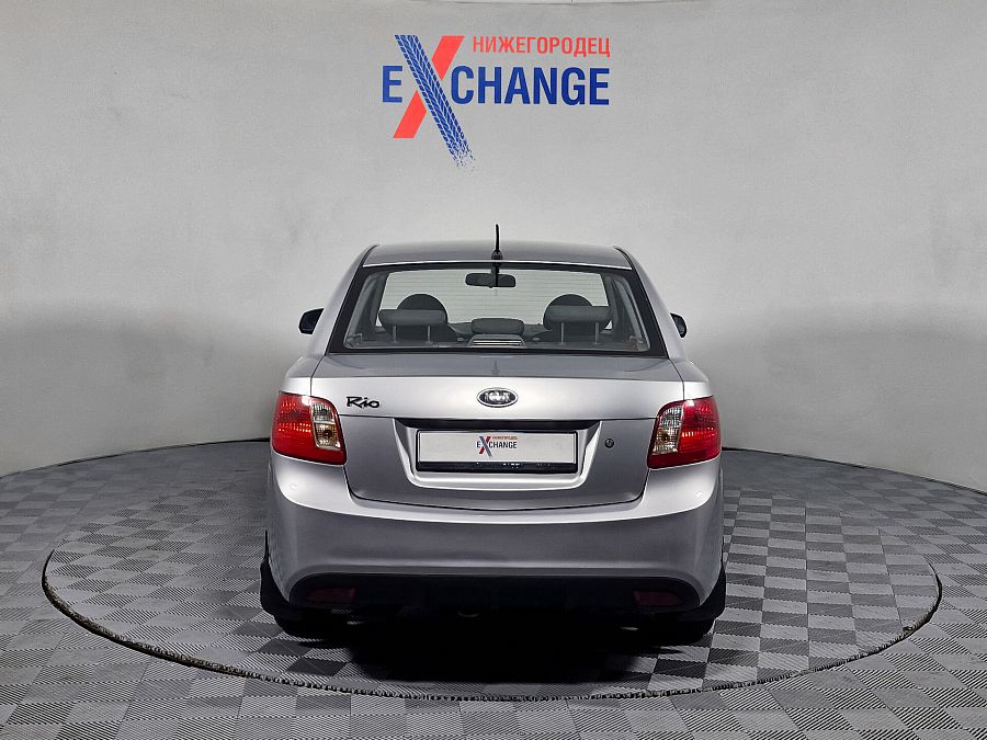 Kia Rio 1.4 AT (95 л.с.), 2011
