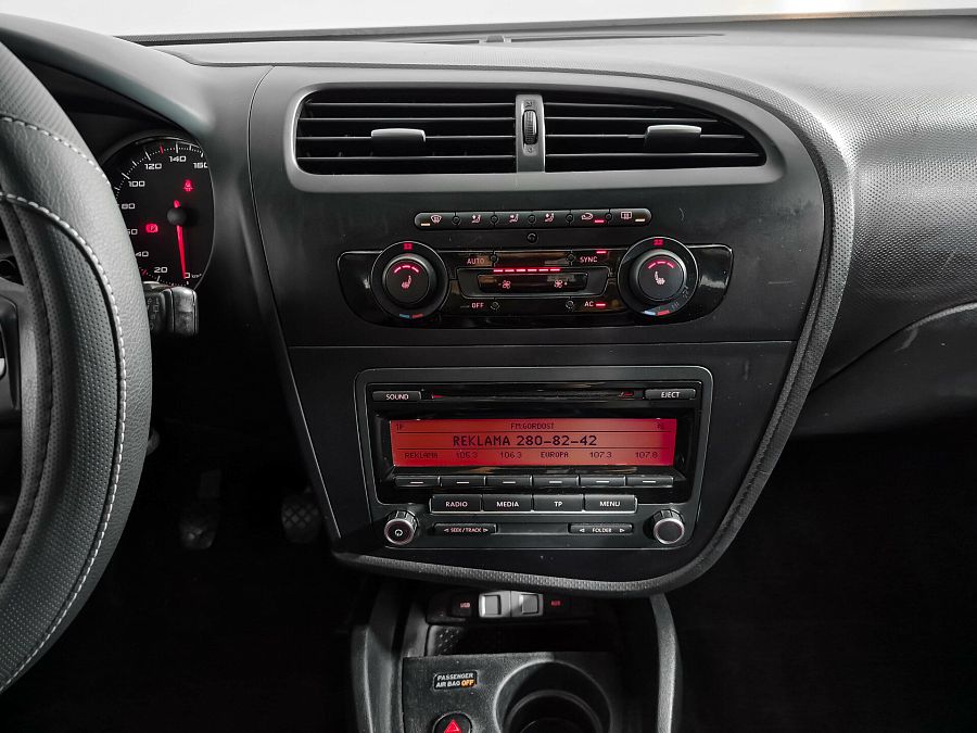 SEAT Leon 1.2 MT (105 л.с.), 2012