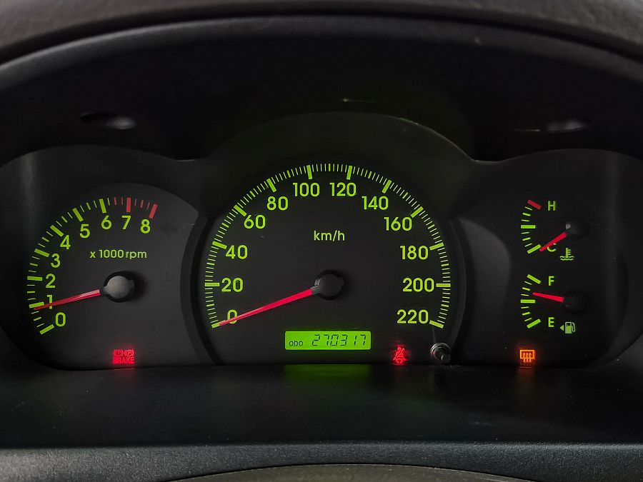 Kia Cerato 1.6 MT (105 л.с.), 2006