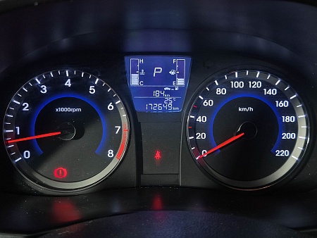 Hyundai Solaris 1.4 AT (107 л.с.), 2015