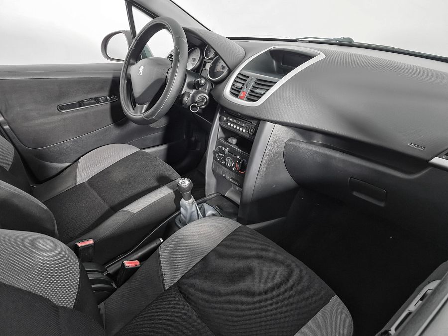 Peugeot 207 1.4 MT (90 л.с.), 2008