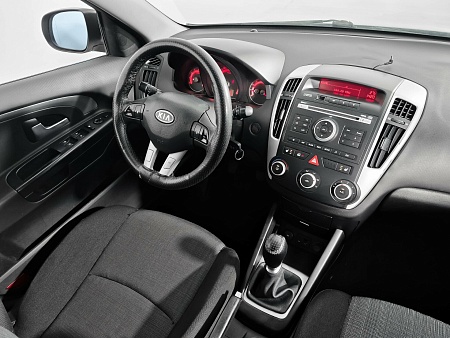 Kia Ceed 1.6 MT (122 л.с.), 2010