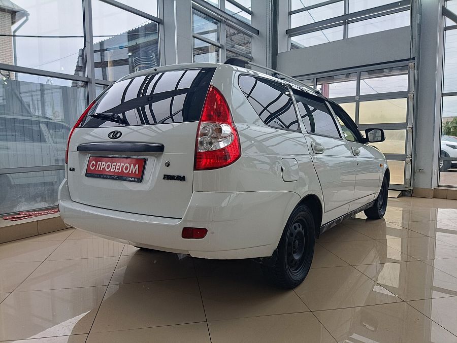 Lada (Ваз) Priora 1.6 MT (98 л.с.), 2010 Lada (Ваз) Priora 1.6 MT (98 л.с.), 2010
