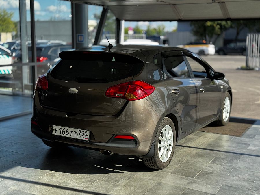 Kia Ceed 1.6 MT (129 л.с.), 2014
