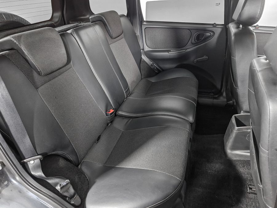 Chevrolet Niva 1.7 MT (80 л.с.) 4WD, 2012 Chevrolet Niva 1.7 MT (80 л.с.) 4WD, 2012