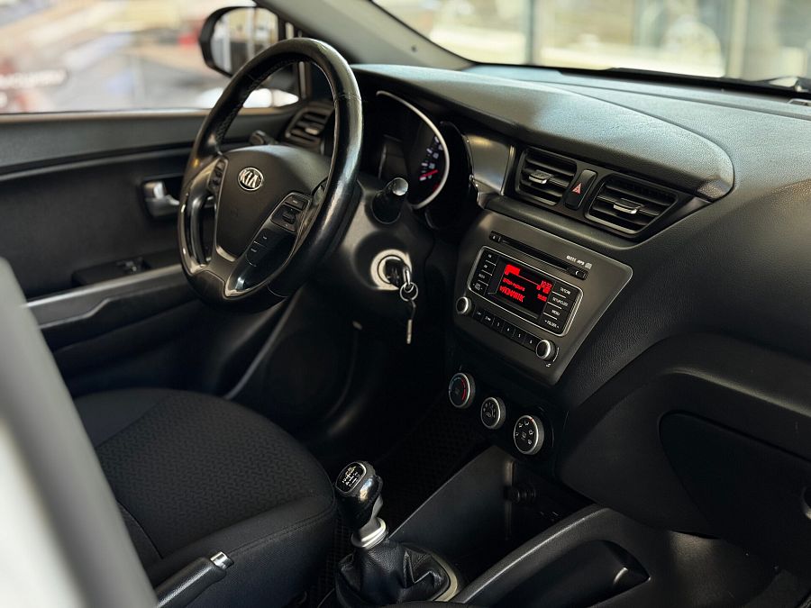 Kia Rio 1.6 MT (123 л.с.), 2016
