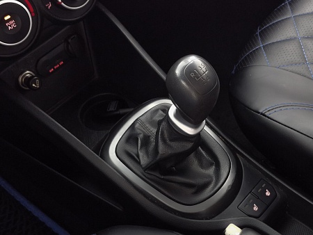 Kia Rio 5-speed 1.6 MT (123 л.с.), 2012 Kia Rio 5-speed 1.6 MT (123 л.с.), 2012