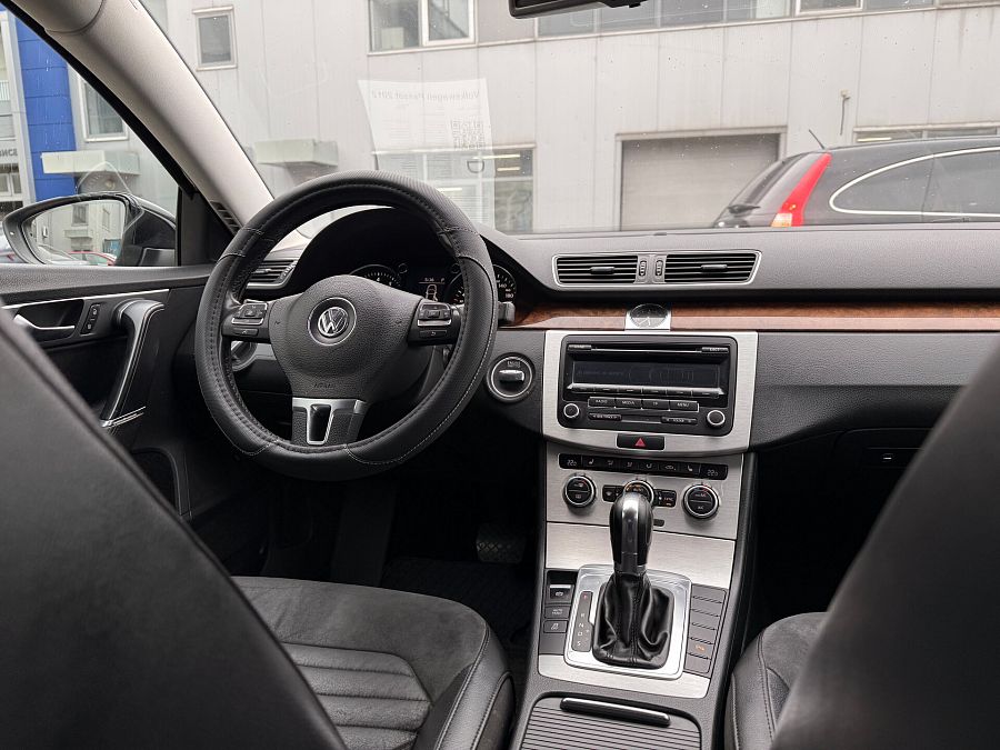 Volkswagen Passat 1.8 AMT (152 л.с.), 2012