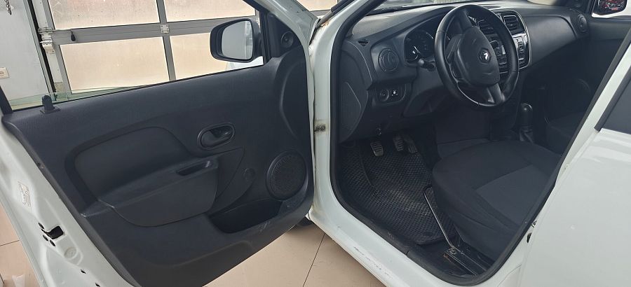 Renault Logan 1.6 MT (82 л.с.), 2016 Renault Logan 1.6 MT (82 л.с.), 2016
