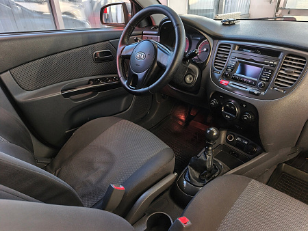 Kia Rio 1.4 MT (95 л.с.), 2010 — купить в Нижнем Новгороде