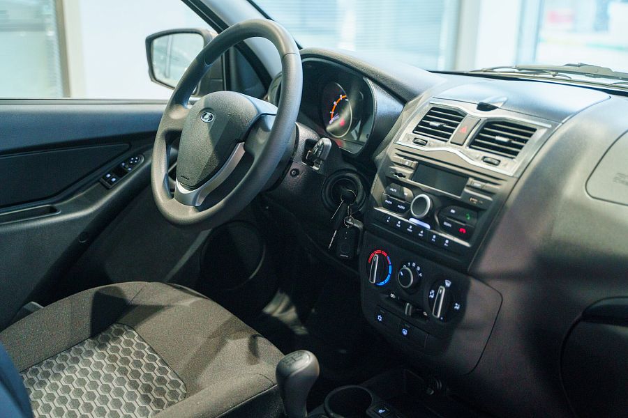 Lada (Ваз) Granta 1.6 MT (90 л.с.), 2026 Lada (Ваз) Granta 1.6 MT (90 л.с.), 2026