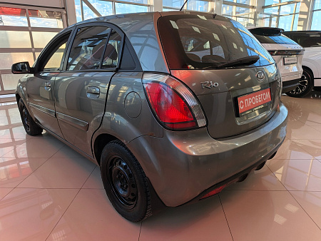 Kia Rio 1.4 MT (95 л.с.), 2010 — купить в Нижнем Новгороде