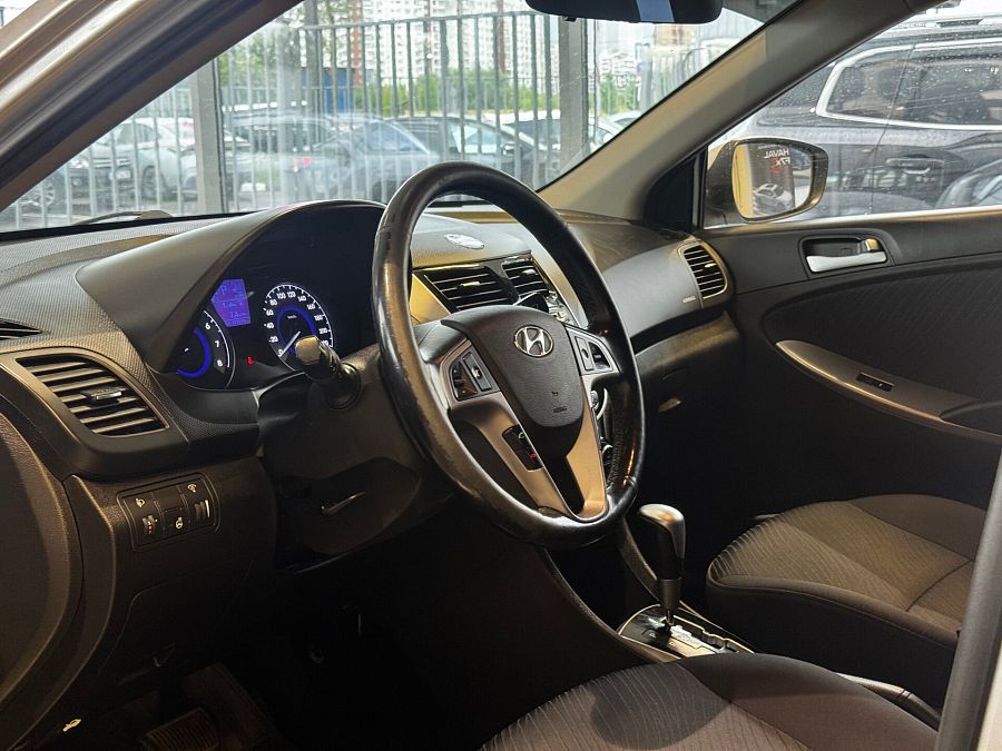 Hyundai Solaris 1.4 AT (107 л.с.), 2014