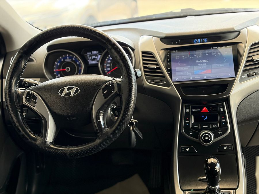 Hyundai Elantra 1.6 AT (132 л.с.), 2015