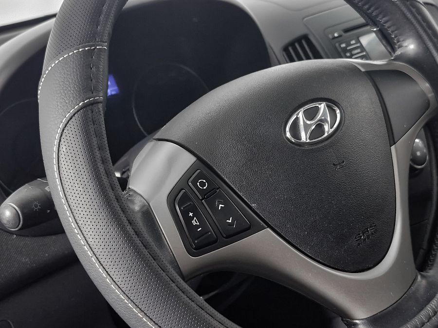 Hyundai i30 1.6 AT (126 л.с.), 2010 Hyundai i30 1.6 AT (126 л.с.), 2010