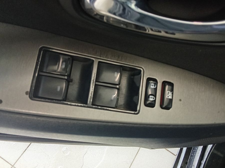 Toyota Avensis 1.8 CVT (147 л.с.), 2010