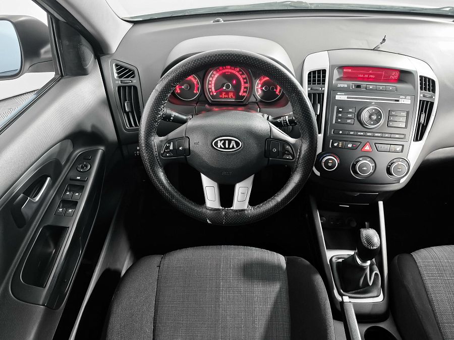 Kia Ceed 1.6 MT (122 л.с.), 2010 Kia Ceed 1.6 MT (122 л.с.), 2010