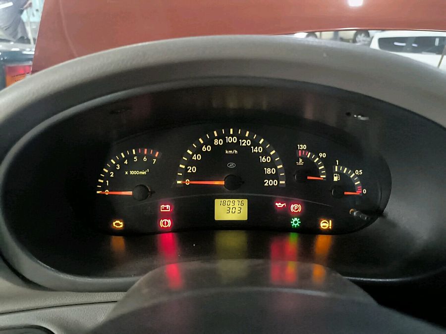 Lada (Ваз) Kalina 1.6 MT (84 л.с.), 2011 Lada (Ваз) Kalina 1.6 MT (84 л.с.), 2011