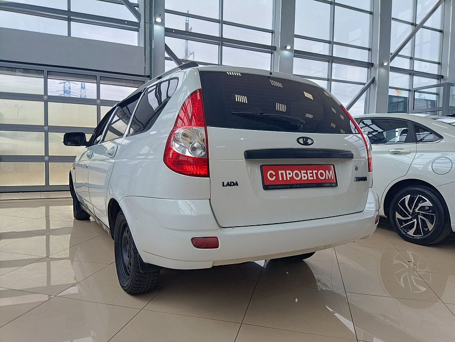 Lada (Ваз) Priora 1.6 MT (98 л.с.), 2010 Lada (Ваз) Priora 1.6 MT (98 л.с.), 2010