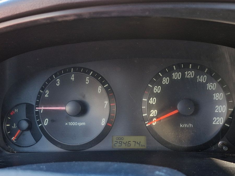 Hyundai Elantra 1.6 MT (105 л.с.), 2004