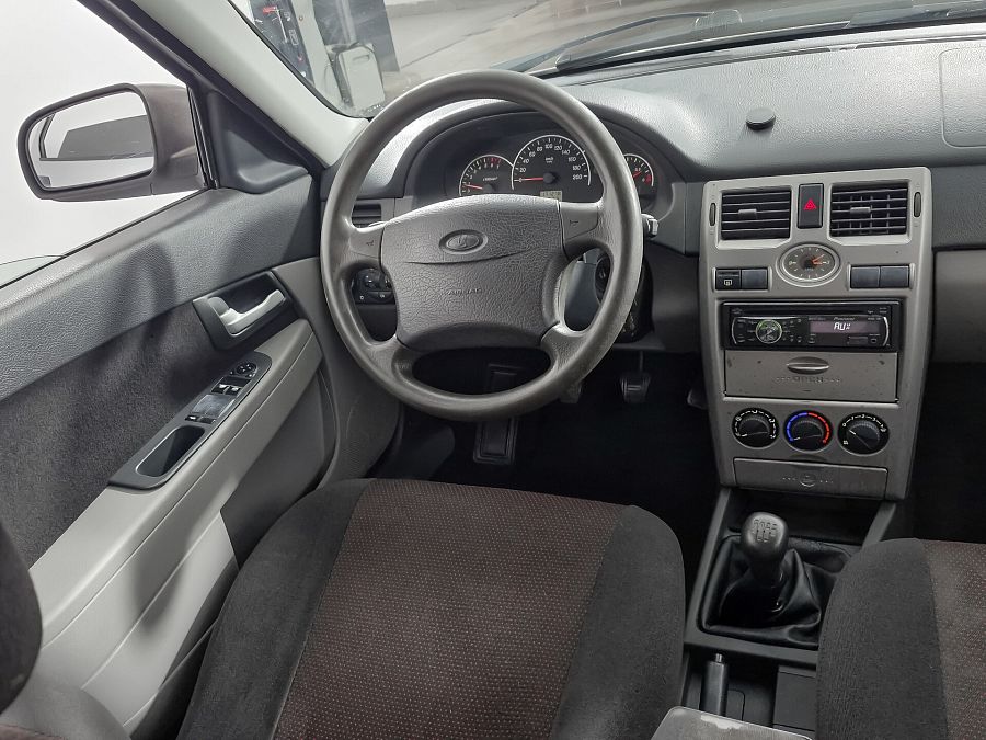 Lada (Ваз) Priora 1.6 MT (98 л.с.), 2010