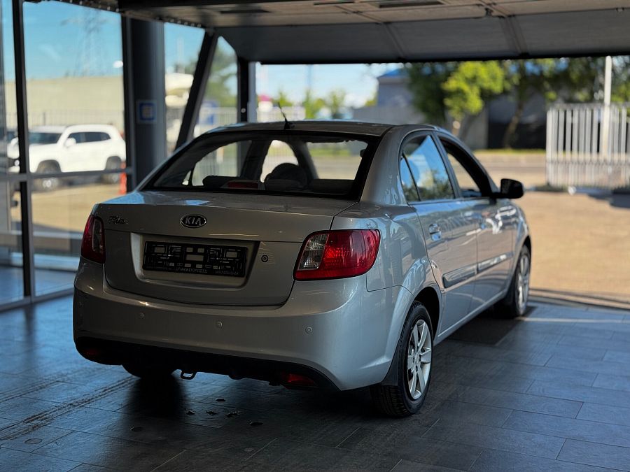 Kia Rio 1.4 MT (95 л.с.), 2011